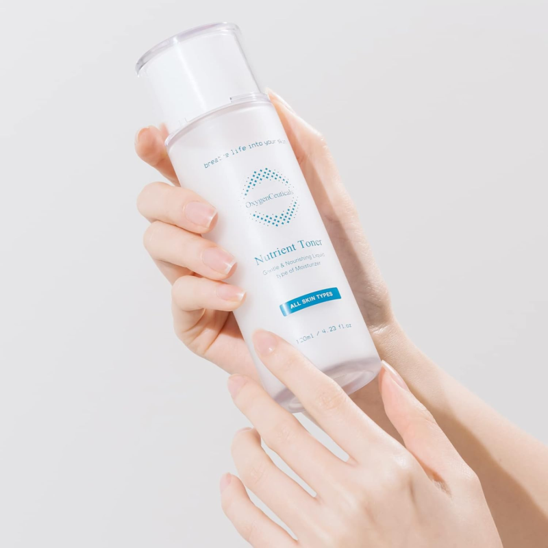 Hydrating Essence Toner with Hyaluronic Acid - Image 2