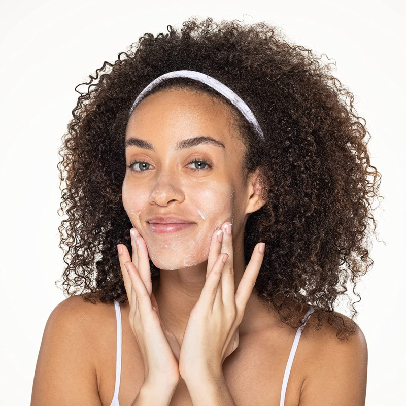Deep Clean Gentle Daily Facial Scrub, Oil-Free Cleanser - Image 2