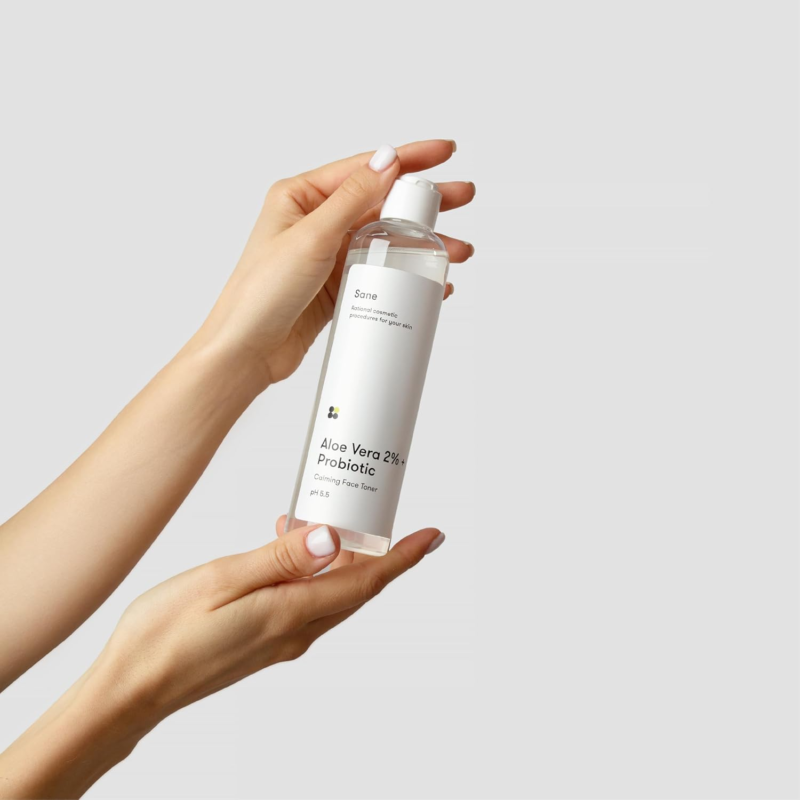 Revitalizing Hydrating Face Toner with Calming Effect - Image 2